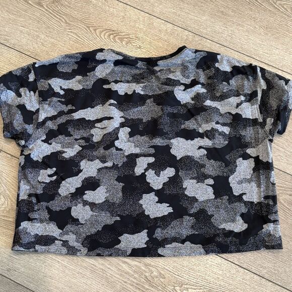 Lululemon Cropped Camo Training Tee Top Black & Gray Womens 10 Athletic Workout - Picture 7 of 7